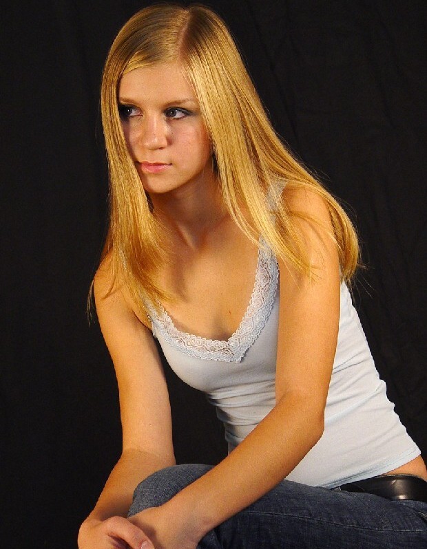 �����